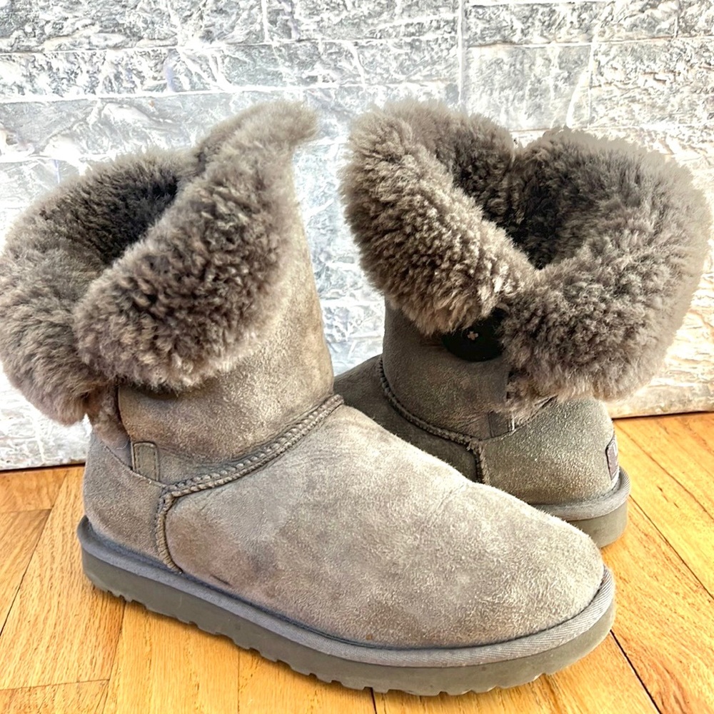 Gray Bailey Ugg Boots